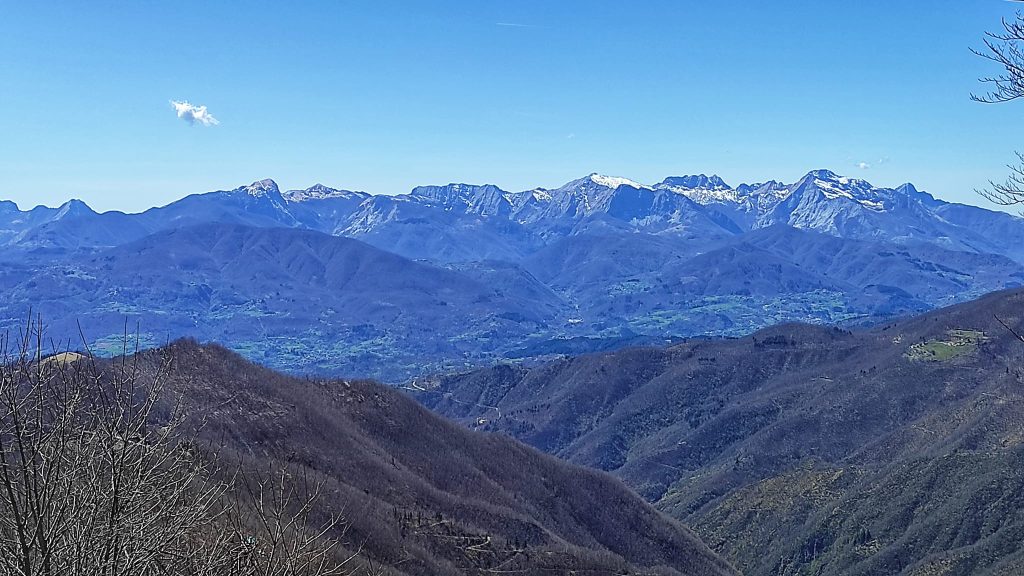 Le Alpi Apuane viste da San Pellegrino in Alpe
